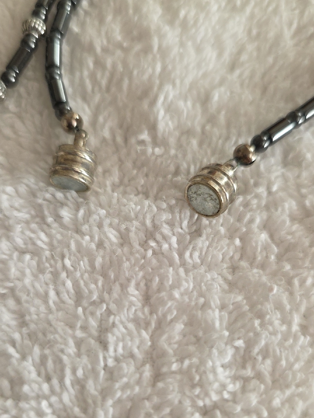 Hematite Black Four-Heart Flower Pendant Necklace Magnetic Closure - Picture 7 of 7